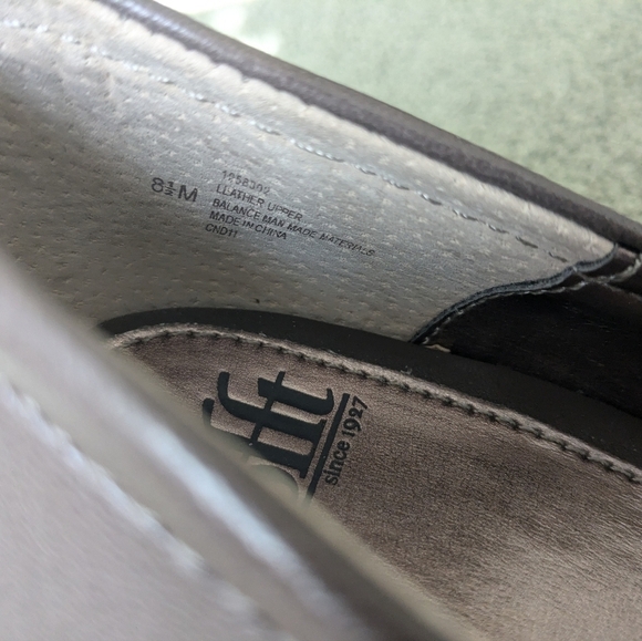 Sofft Taupe Leather Round Toe Buckle Heels Size 8.5 Office Workwear Preppy - Picture 11 of 13